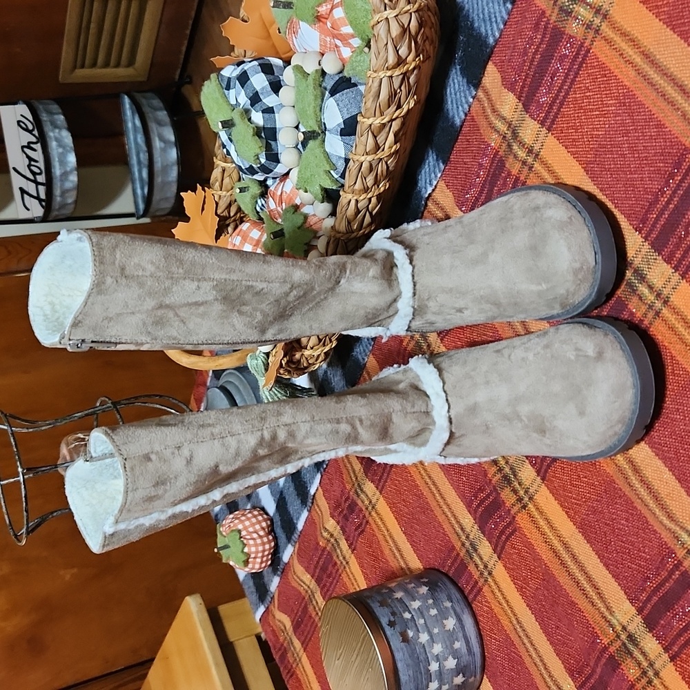Adorable girls boots